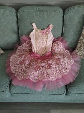 Beautiful tutu and leotard, child medium